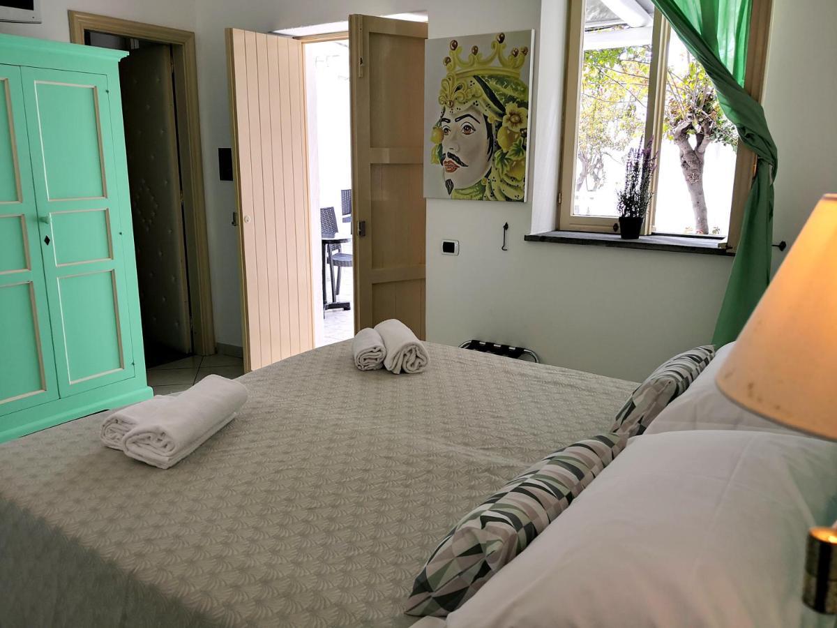 Stromboli Central Family Apartment - 3 Double Rooms Εξωτερικό φωτογραφία