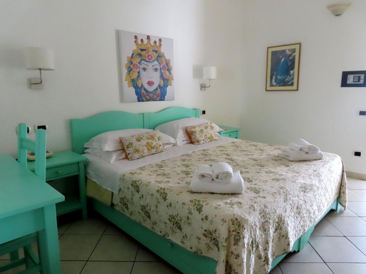 Stromboli Central Family Apartment - 3 Double Rooms Εξωτερικό φωτογραφία