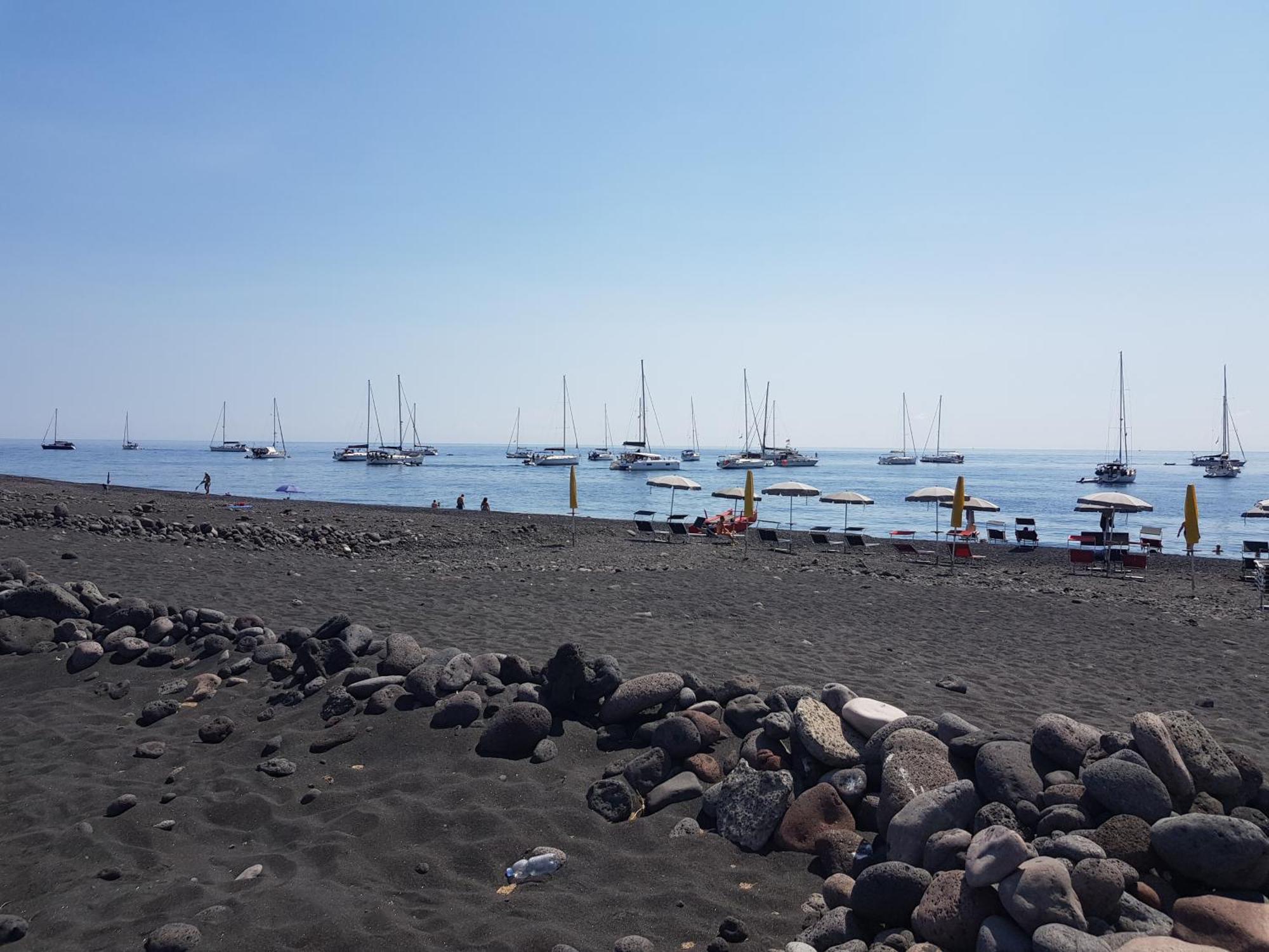 Stromboli Central Family Apartment - 3 Double Rooms Εξωτερικό φωτογραφία