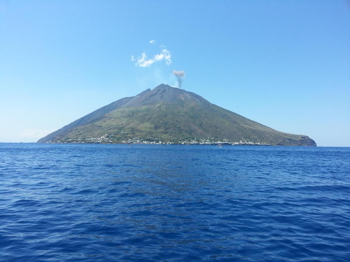 Stromboli Central Family Apartment - 3 Double Rooms Εξωτερικό φωτογραφία
