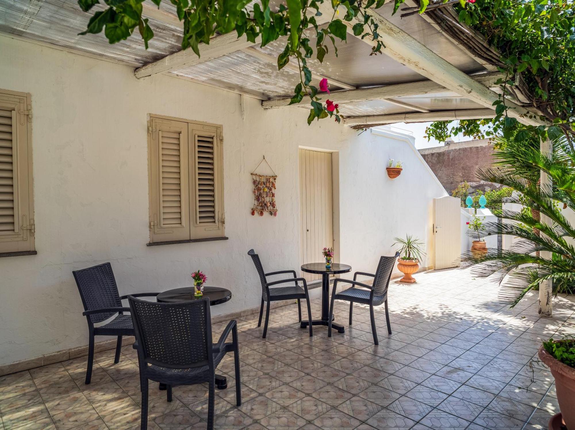 Stromboli Central Family Apartment - 3 Double Rooms Εξωτερικό φωτογραφία