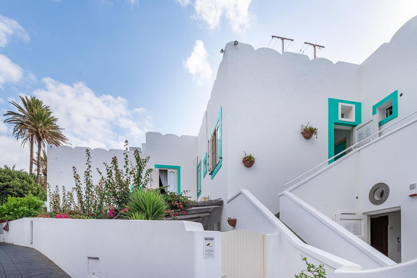Stromboli Central Family Apartment - 3 Double Rooms Δωμάτιο φωτογραφία